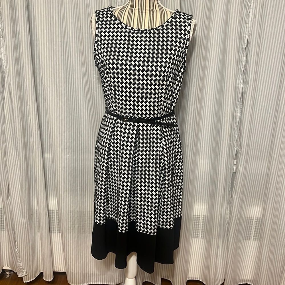 DANA Buchman black/white dress. Size 10